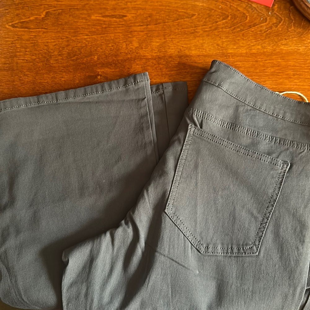 Brand new Hybrid and company jeans. Never worn tags attached. Women’s size 1X